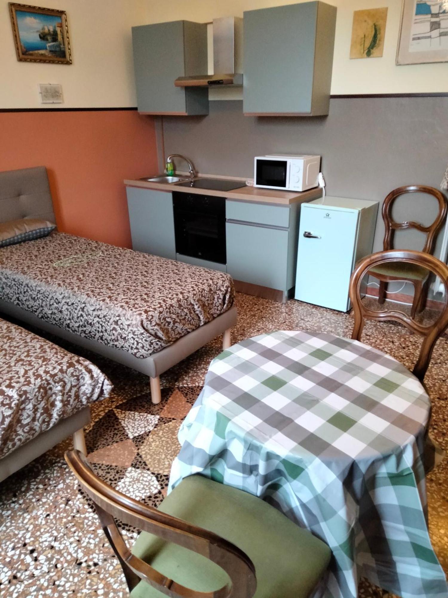 Sant'Orsola Palace - Rooms And Suites Bologna Esterno foto